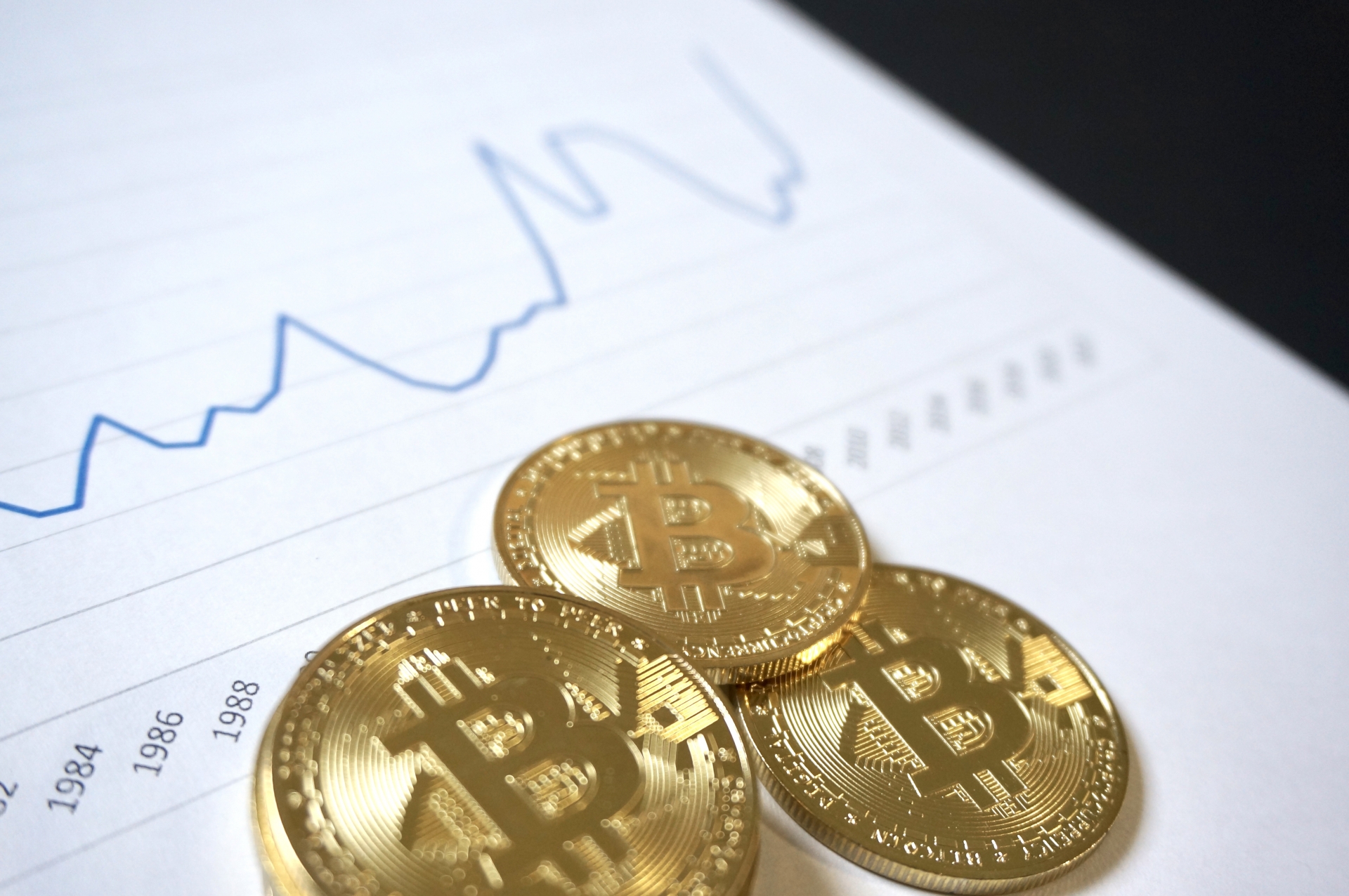 暗号資産（仮想通貨）の税金はどうなる？現行制度と税制改正の動向、有利な利益の受け取り方 | 資産防衛の教科書